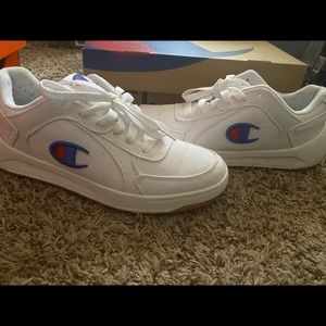 White champion court low